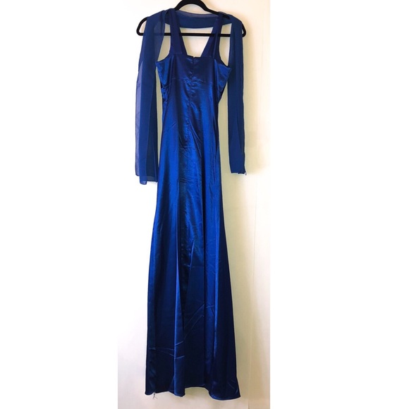 SALE!!! FORMAL GOWN - Picture 3 of 4